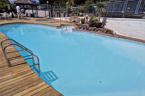 Photo of property in 2b Weranui Road, Waiwera, Orewa, 0994