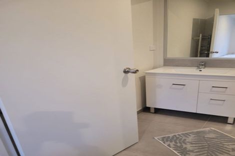 Photo of property in 16 Kutukutu Street, Takanini, 2112