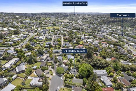 Photo of property in 71 Hartley Terrace, Massey, Auckland, 0614
