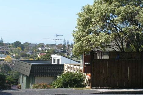 Photo of property in 2/125 Forrest Hill Road, Forrest Hill, Auckland, 0620