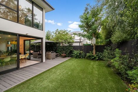 Photo of property in 53 Innes Road, St Albans, Christchurch, 8052