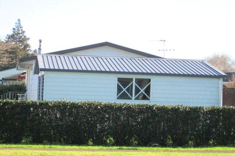 Photo of property in 2/124 Clevedon Road, Papakura, 2110