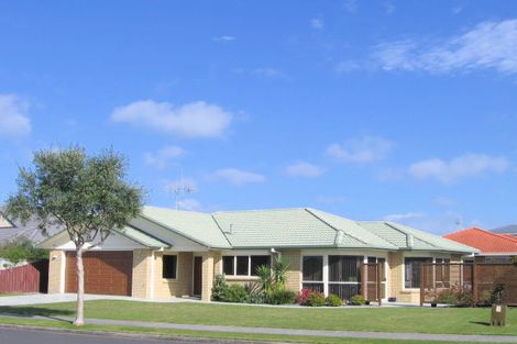 Photo of property in 16 Sandhurst Drive, Papamoa Beach, Papamoa, 3118