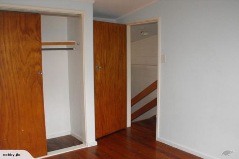 Photo of property in 23f6 Collins Avenue, Tawa, Wellington, 5028