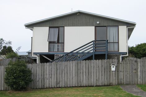 Photo of property in 6 Flaunty Place, West Harbour, Auckland, 0618