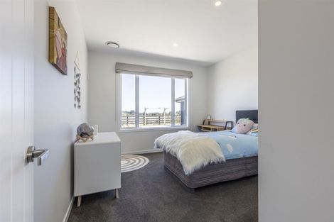 Photo of property in 33 Hartwell Drive, Kelvin Grove, Palmerston North, 4470