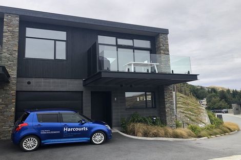 Photo of property in 8 Highlands Close, Queenstown, 9300