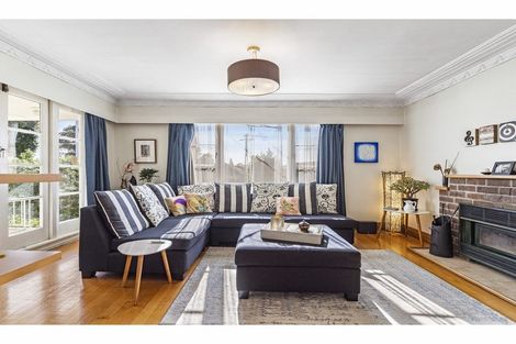 Photo of property in 10 Lloyd Avenue, Papatoetoe, Auckland, 2025