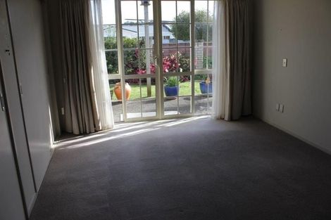 Photo of property in 2 Walton Street, Red Beach, 0932