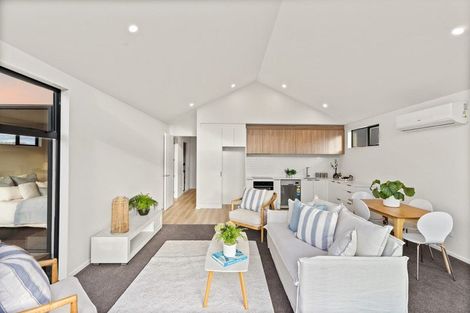 Photo of property in 1/1 Hebe Lane, Northwood, 8051