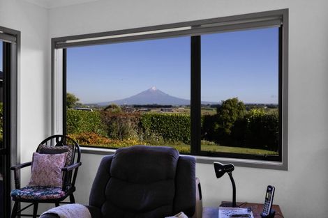 Photo of property in 3 Larlin Heights, Hawera, 4675