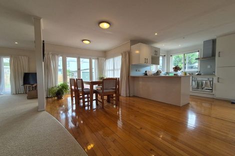 Photo of property in 16 Sylvia Road, Hillcrest, Auckland, 0627