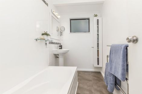 Photo of property in 22 Shackle Lane, Whitby, Porirua, 5024