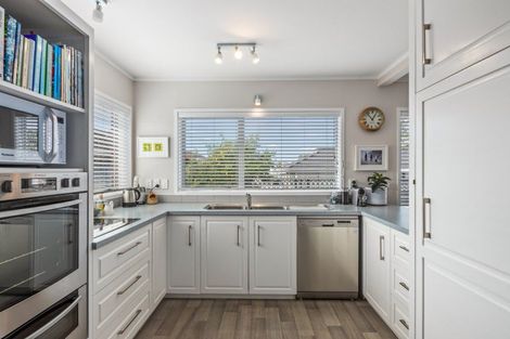 Photo of property in 2/6 Manuka Street, Orewa, 0931