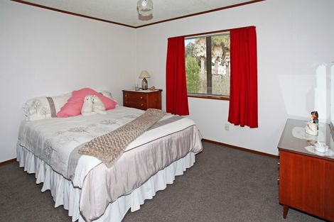 Photo of property in 35 Riverside Drive, Waiuku, 2123