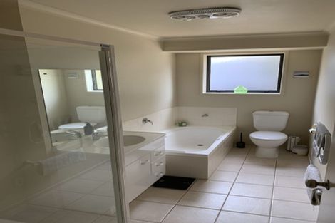 Photo of property in 9 Meharg Place, Fairview Heights, Auckland, 0632
