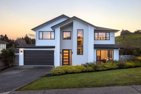 Photo of property in 39 Syd Grant Crescent, Orewa, 0931