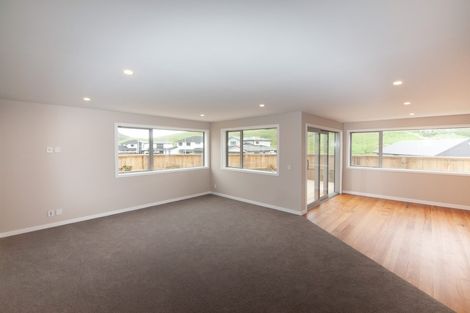 Photo of property in 166 Amesbury Drive, Churton Park, Wellington, 6037