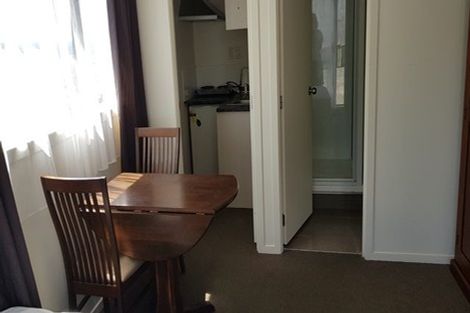 Photo of property in 8c Schnapper Rock Road, Schnapper Rock, Auckland, 0632