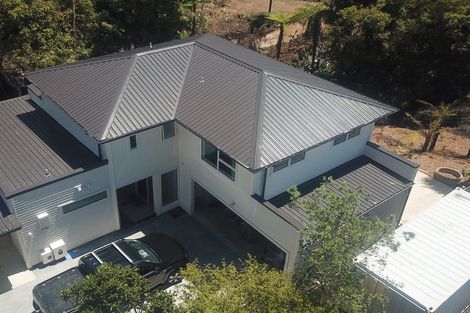 Photo of property in 20 De Val Drive, Titirangi, Auckland, 0604