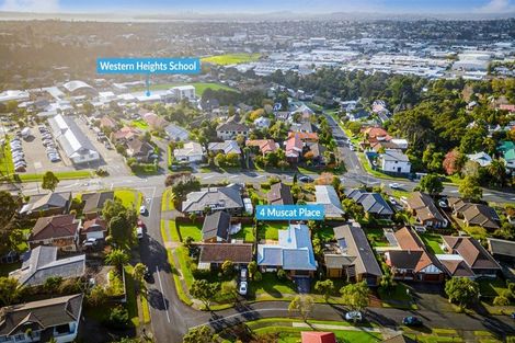 Photo of property in 4 Muscat Place, Henderson, Auckland, 0612