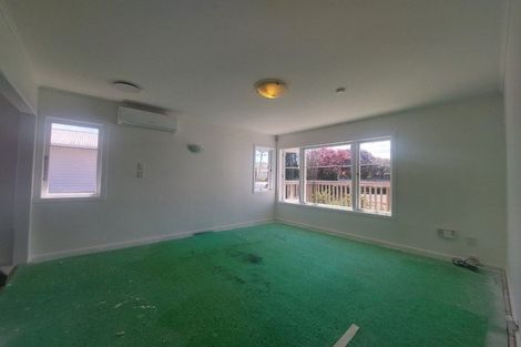 Photo of property in 9 Kirrie Avenue, Te Atatu South, Auckland, 0610