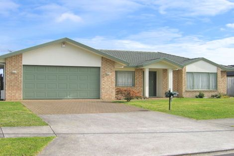 Photo of property in 4 Mohill Place, East Tamaki Heights, Auckland, 2016