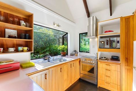 Photo of property in 25 Puriri Road, Waikanae, 5036