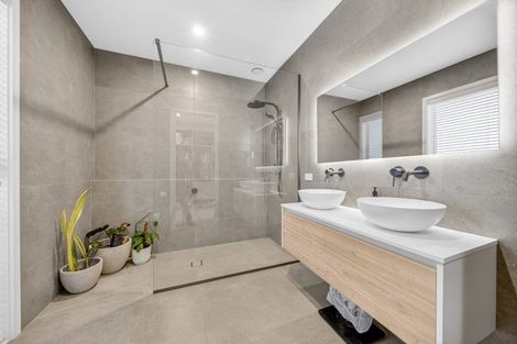 Photo of property in 38 Orchard Road, Greytown, 5712