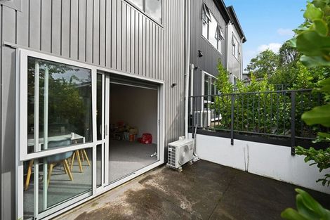 Photo of property in 3/12 Scotland Place, Hillcrest, Hamilton, 3216