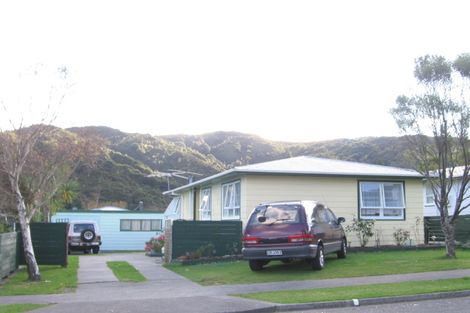 Photo of property in 15 Manurewa Grove, Wainuiomata, Lower Hutt, 5014
