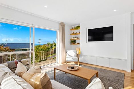 Photo of property in 2/2 Seaview Road, Milford, Auckland, 0620
