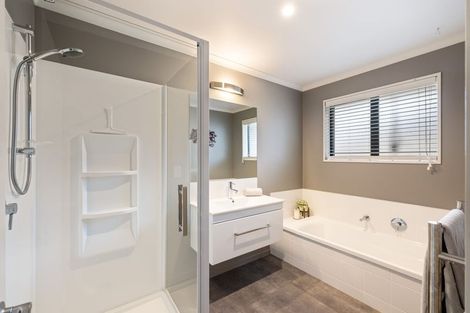 Photo of property in 5 Catchpole Place, Woodend, 7610