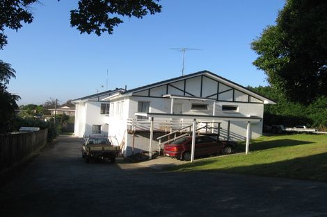 Photo of property in 1/304 Wairau Road, Glenfield, Auckland, 0629