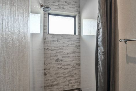 Photo of property in 1422 Woodstock Avenue, Mayfair, Hastings, 4122