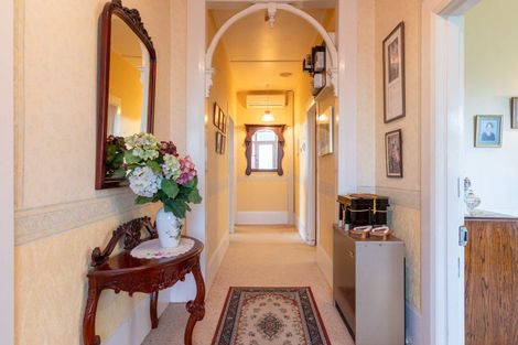 Photo of property in 16 Hunter Street, Dannevirke, 4930