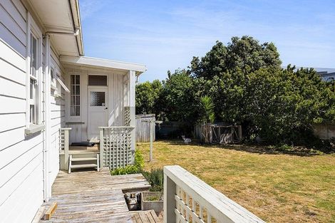 Photo of property in 5 Tawhiti Road, Hawera, 4610