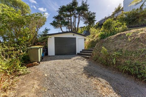 Photo of property in 25 Singers Road, Korokoro, Lower Hutt, 5012