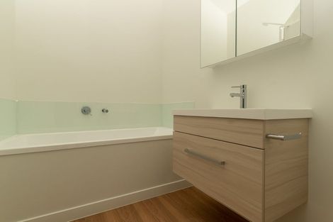 Photo of property in 8/2 Moor Avenue, Te Atatu Peninsula, Auckland, 0610