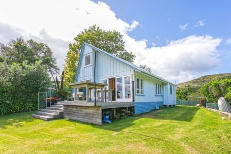 Photo of property in 69 Pye Place, Hot Water Beach, Whitianga, 3591