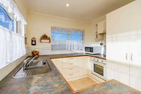 Photo of property in 11 William Souter Street, Forrest Hill, Auckland, 0620