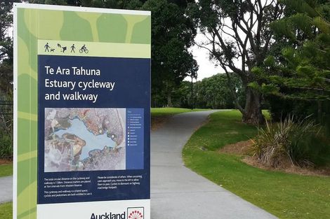 Photo of property in 7/388 Hibiscus Coast Highway, Orewa, 0931