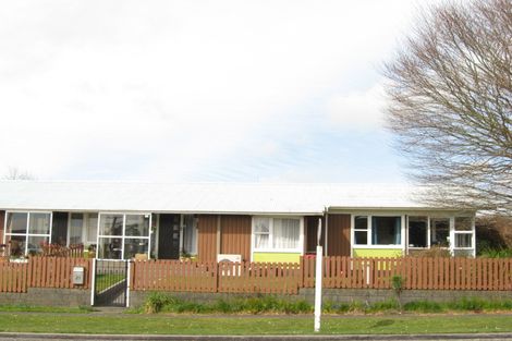 Photo of property in 49 Broadway, Stratford, 4332