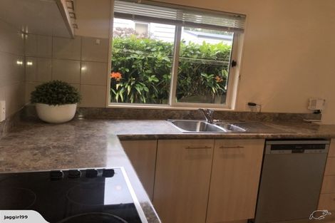 Photo of property in 4a/3 Corrella Road, Belmont, Auckland, 0622