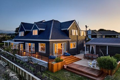 Photo of property in 53 Seaview Road, Paremata, Porirua, 5024