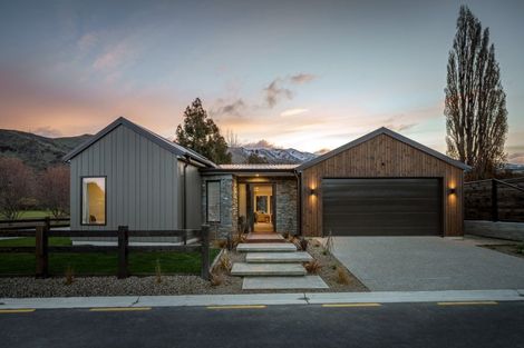 Photo of property in 1 Kamana Rise, Wanaka, 9382