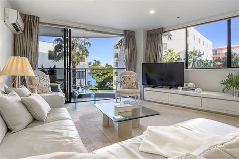 Photo of property in 3g/175 Hurstmere Road, Takapuna, Auckland, 0622