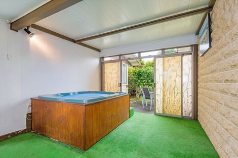 Photo of property in 16 Suffolk Crescent, Feilding, 4702