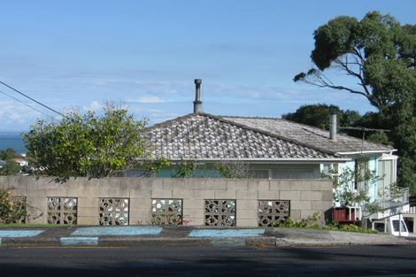 Photo of property in 118 Golf Road, New Lynn, Auckland, 0600