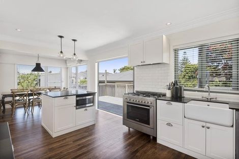 Photo of property in 118 Taikata Road, Te Atatu Peninsula, Auckland, 0610